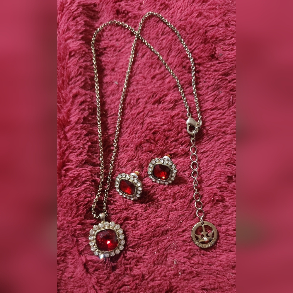 Crown Trifari Elegant Gold and Red Jewelry Set